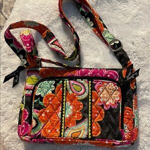 Vera Bradley 2014 Retired Ziggy Zinnia Print Crossbody Bag.